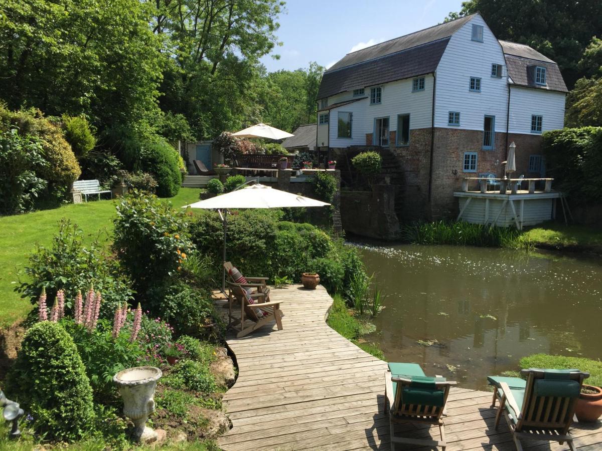Castle Mill Bed And Breakfast Доркінг Екстер'єр фото