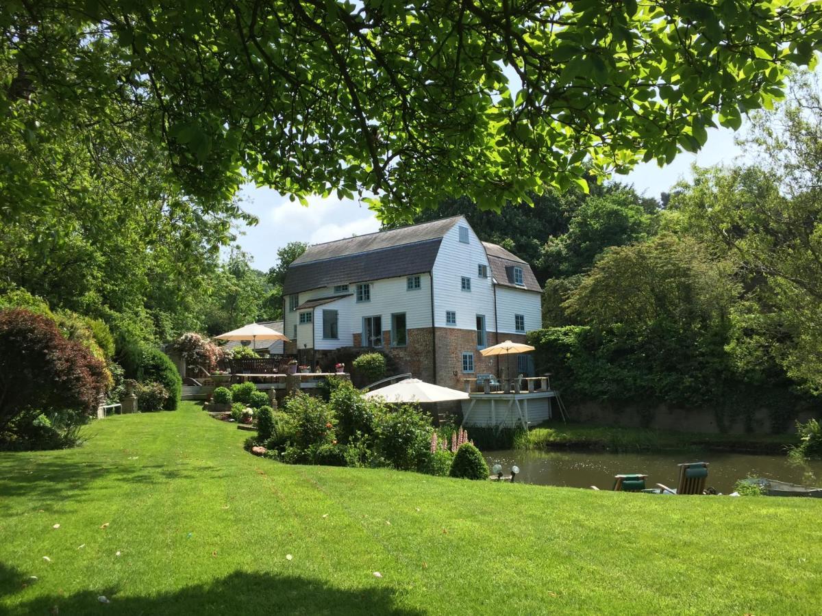 Castle Mill Bed And Breakfast Доркінг Екстер'єр фото